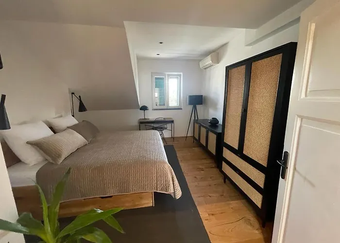 Apartment Rooftop Loft Split